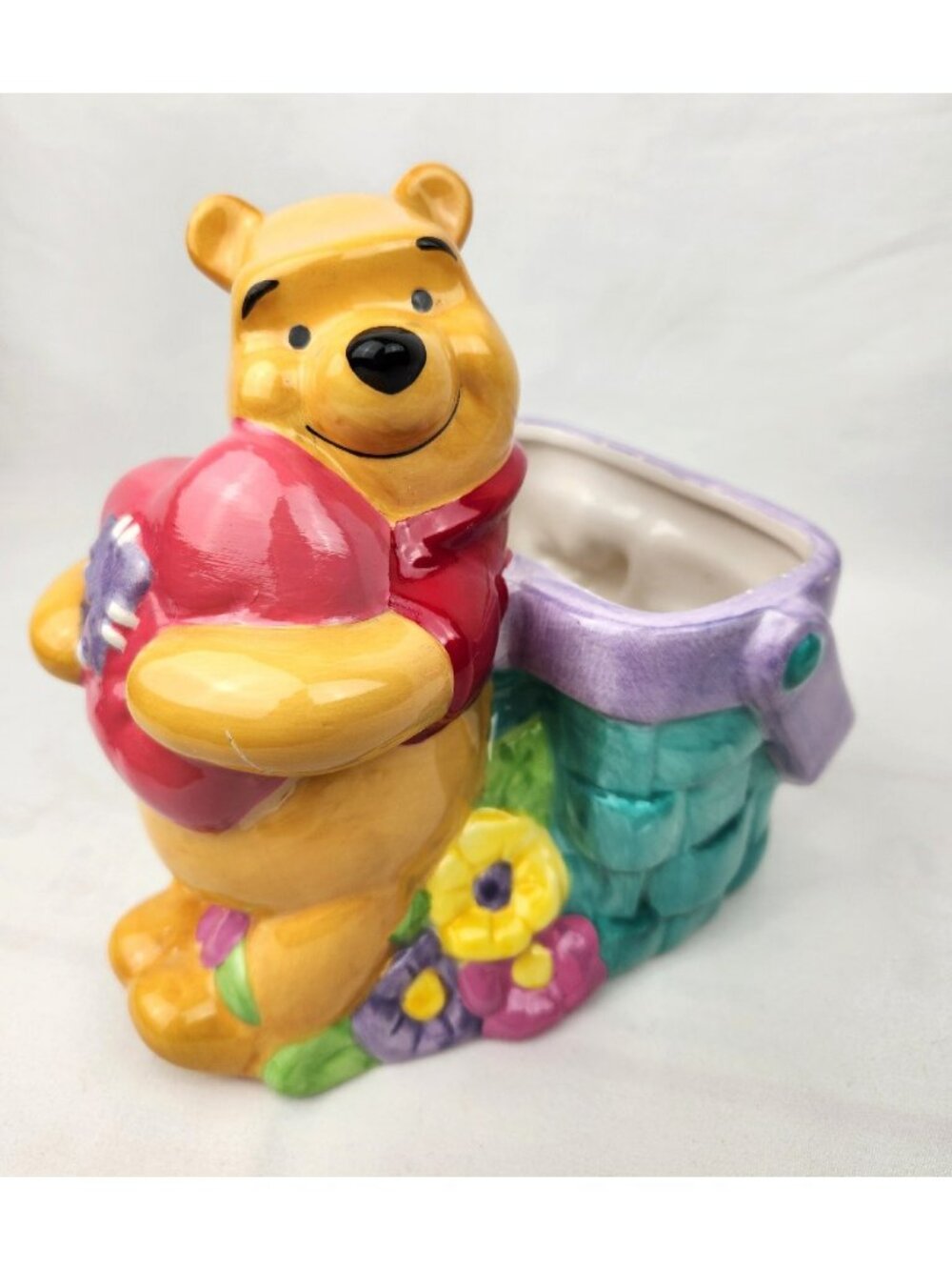 Disney Winnie-the-Pooh Ceramic Planter Pooh holding Heart FTD 1990s 7x6x4